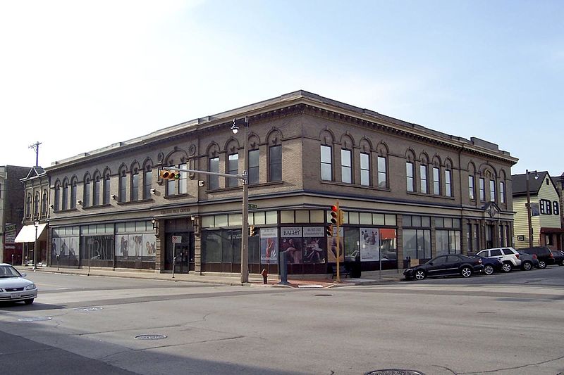 English:   The Milwaukee Ballet dance studio in Milwaukee, Wisconsin. The building was originally the Tivoli Palm Garden and was built by the Schlitz Brewing Company to complement its famous Schlitz Palm Garden.