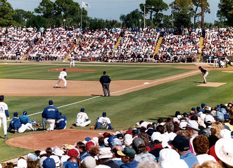Spring Training game between the Cleveland Indians and Los Angeles Dodgers at Vero Beach, Florida, 1994, by Rick Dikeman 
 02:41, Uploaded 10 February 2004 . . Rdikeman . . 300×202 (23 KB)