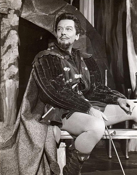 Promotional image of John Gielgud in the 1959 Broadway production of Much Ado About Nothing