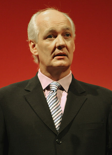 English:   Colin Mochrie at a lectern speaking at the 2008 BANFF World Television Festival. Photographed with a Canon EOS Digital Rebel XT.