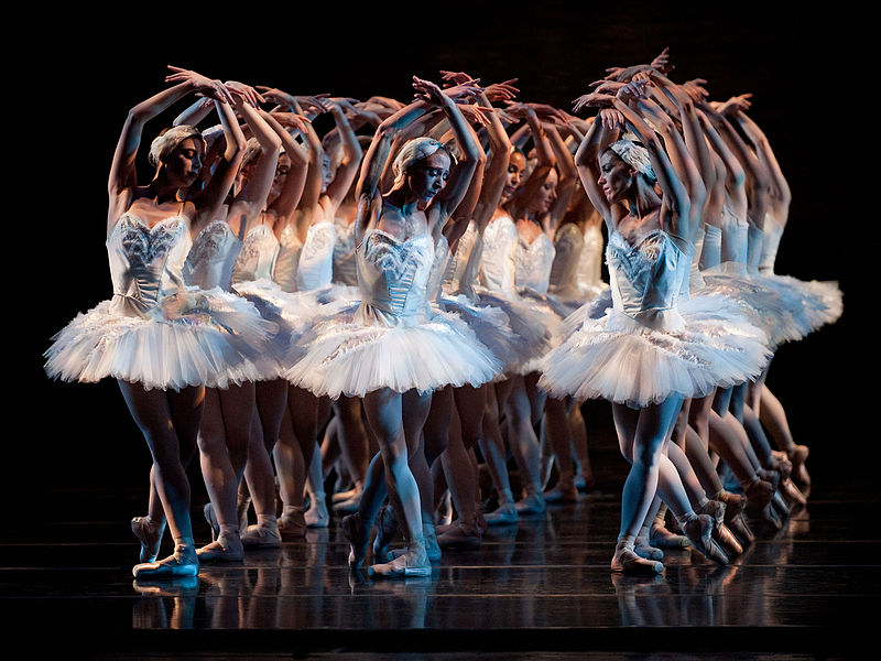 Swan Lake Photo Courtesy Cincinnati Ballet  Photographer Peter Mueller