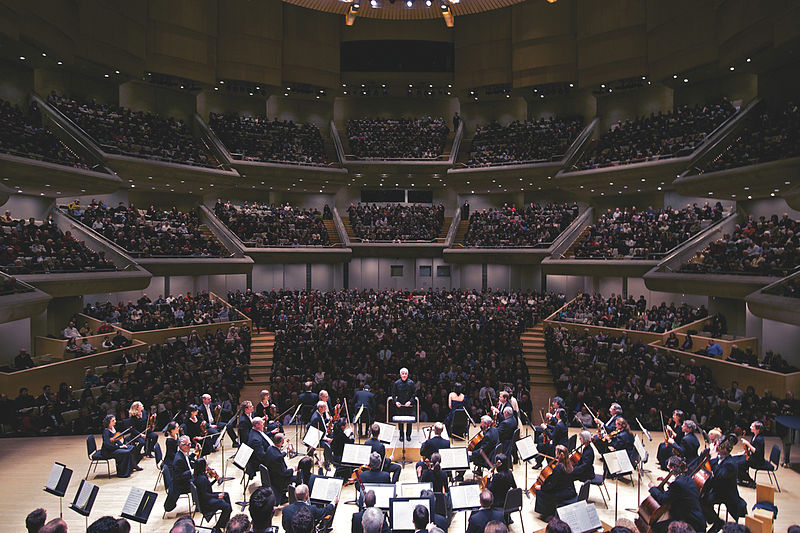 English:  Toronto Symphony Orchestra with Peter Oundjian at Roy Thomson Hall