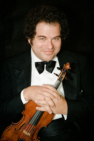 English:   Portrait of Itzhak Perlman, violinist, taken 1984. Film scan.